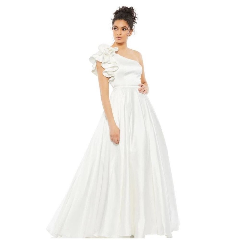 NWT Mac Duggal White One-Shoulder Ruffled Gown